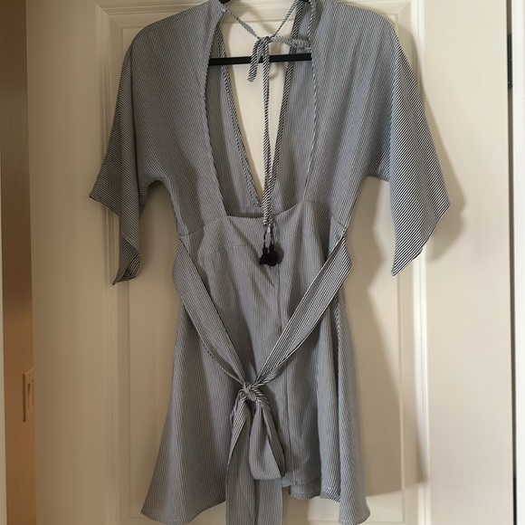 Skylar & Madison black & white stripe short romper, Great condition size small - Picture 2 of 3